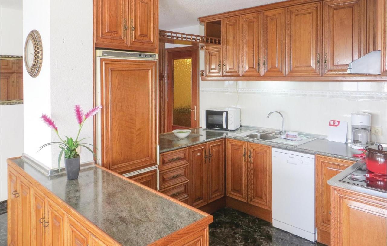 2 Bedroom Stunning Apartment In Torrevieja Exterior foto