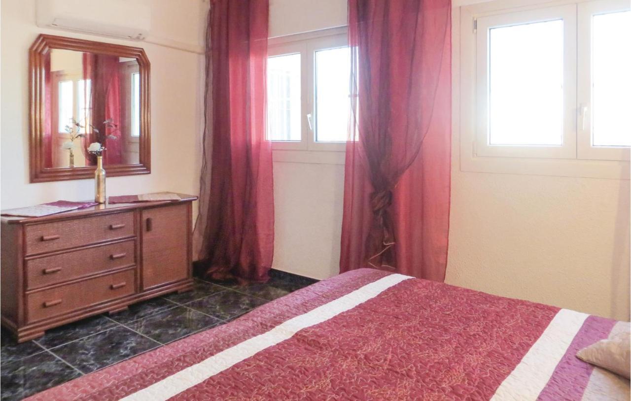 2 Bedroom Stunning Apartment In Torrevieja Exterior foto