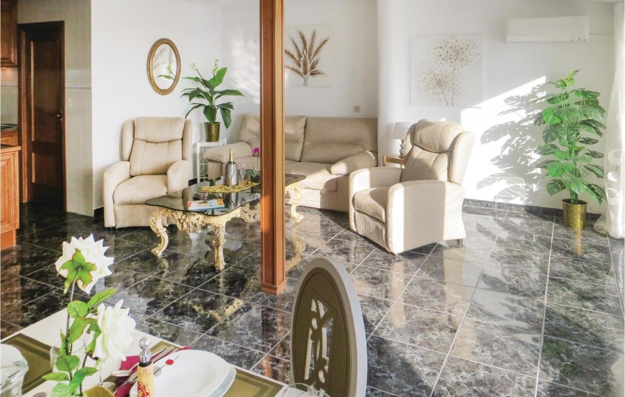 2 Bedroom Stunning Apartment In Torrevieja Exterior foto
