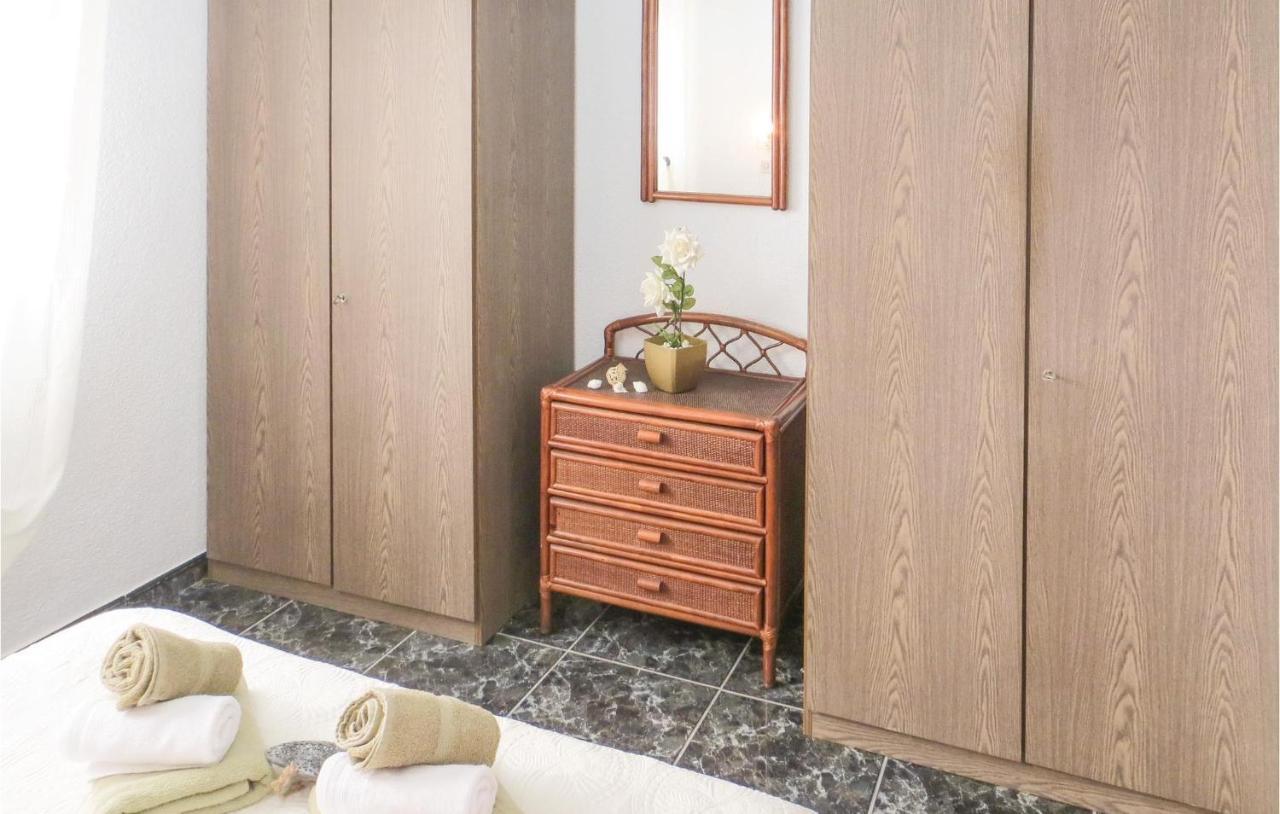 2 Bedroom Stunning Apartment In Torrevieja Exterior foto
