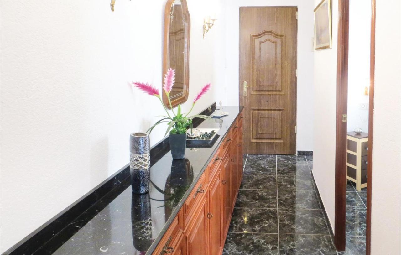 2 Bedroom Stunning Apartment In Torrevieja Exterior foto